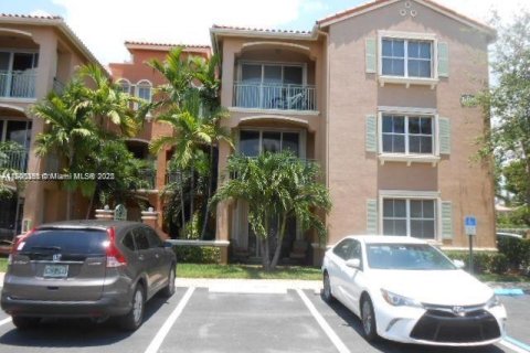 Снять в аренду квартиру в Дорал, Флорида 3 спальни, 118.08м2, № 1963732 - фото 2