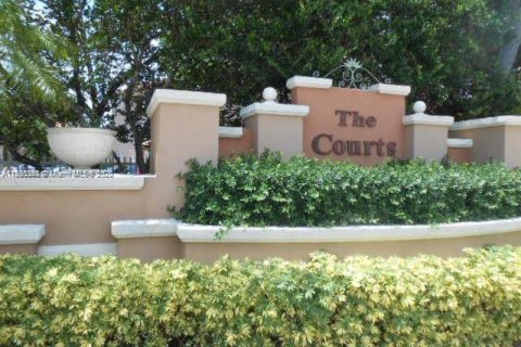 Снять в аренду квартиру в Дорал, Флорида 3 спальни, 118.08м2, № 1963732 - фото 1