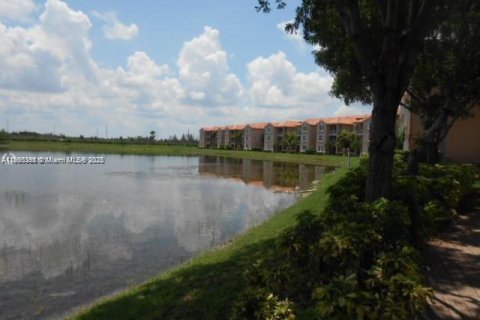 Снять в аренду квартиру в Дорал, Флорида 3 спальни, 118.08м2, № 1963732 - фото 23