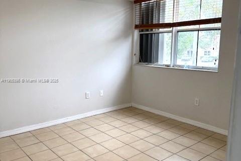 Снять в аренду квартиру в Дорал, Флорида 3 спальни, 118.08м2, № 1963732 - фото 16