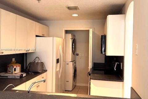 Снять в аренду квартиру в Дорал, Флорида 3 спальни, 118.08м2, № 1963732 - фото 15