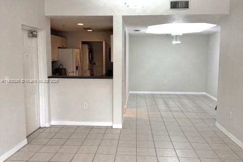 Снять в аренду квартиру в Дорал, Флорида 3 спальни, 118.08м2, № 1963732 - фото 13