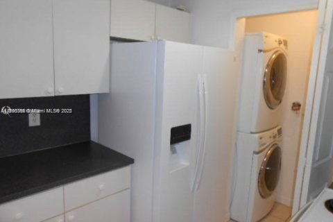 Снять в аренду квартиру в Дорал, Флорида 3 спальни, 118.08м2, № 1963732 - фото 7