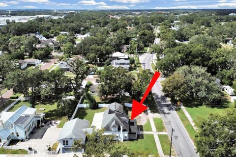 House in Plant City, Florida 8 bedrooms, 282.89 sq.m. № 2229251 - photo 13