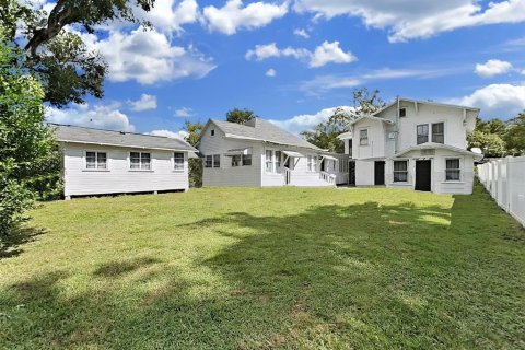 House in Plant City, Florida 8 bedrooms, 282.89 sq.m. № 2229251 - photo 10