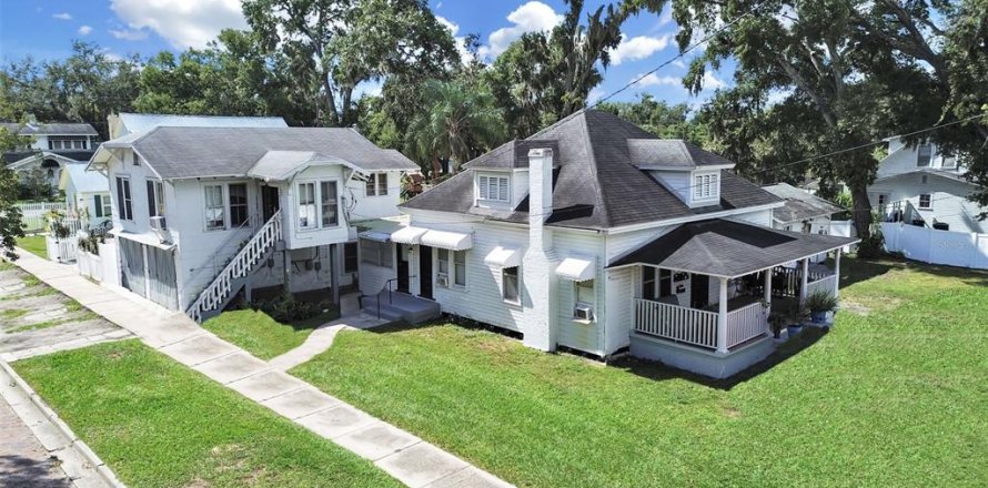 House in Plant City, Florida 8 bedrooms, 282.89 sq.m. № 2229251
