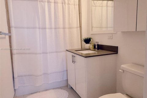 Купить кондоминиум в Майами, Флорида 2 спальни, 101.91м2, № 1859099 - фото 10