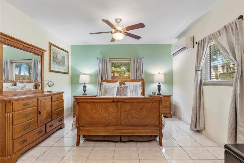 House in Miami, Florida 4 bedrooms, 161.37 sq.m. № 1375460 - photo 18