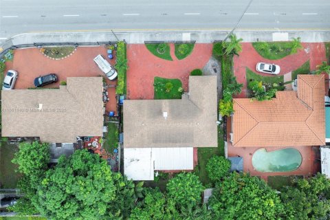 House in Miami, Florida 4 bedrooms, 161.37 sq.m. № 1375460 - photo 9