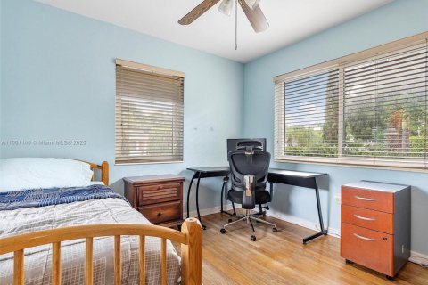 House in Miami, Florida 4 bedrooms, 161.37 sq.m. № 1375460 - photo 20