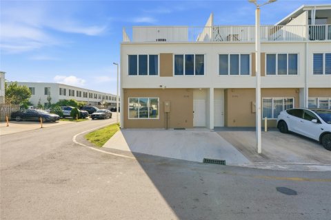 Купить таунхаус в Хомстед, Флорида 4 спальни, № 2049175 - фото 24