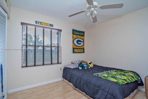 House in Sunrise, Florida 3 bedrooms, 125.23 sq.m. № 1684018 - photo 13