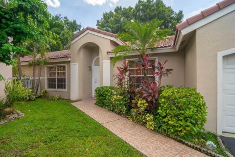 House in Sunrise, Florida 3 bedrooms, 125.23 sq.m. № 1684018 - photo 29