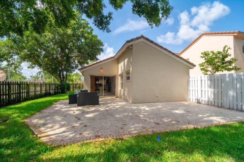 House in Sunrise, Florida 3 bedrooms, 125.23 sq.m. № 1684018 - photo 22