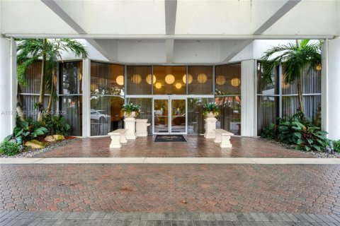 Condo in Aventura, Florida, 3 bedrooms № 1991479 - photo 30