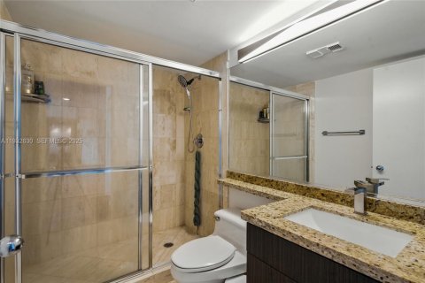 Condo in Aventura, Florida, 3 bedrooms № 1991479 - photo 16