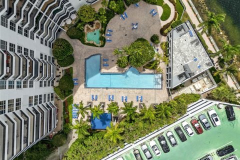 Condo in Aventura, Florida, 3 bedrooms № 1991479 - photo 28