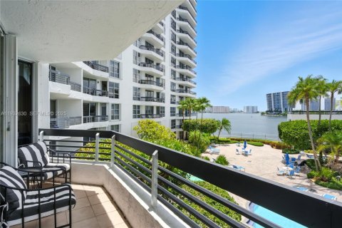 Condo in Aventura, Florida, 3 bedrooms № 1991479 - photo 6