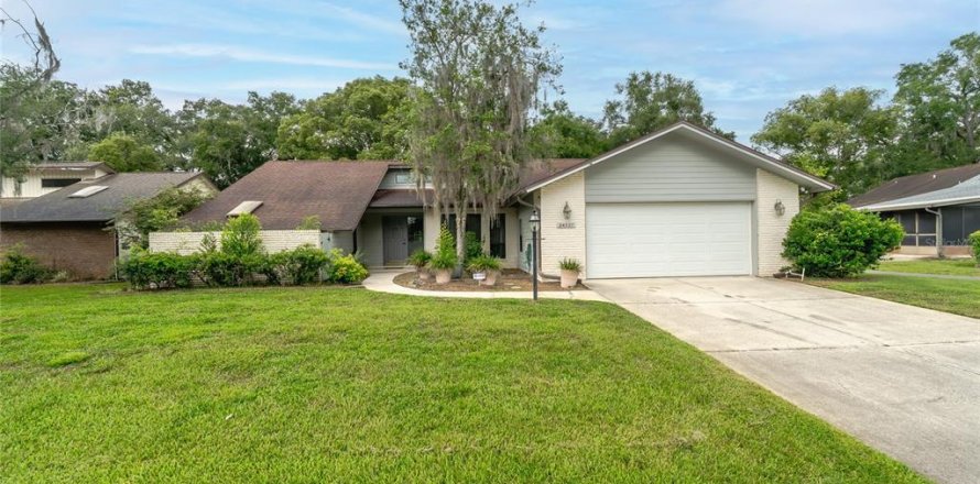 House in Dade City, Florida 2 bedrooms, 218.97 sq.m. № 1780642