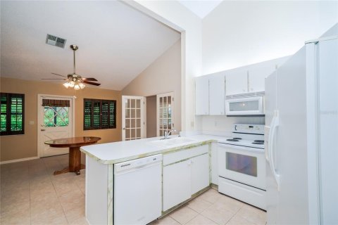 House in Dade City, Florida 2 bedrooms, 218.97 sq.m. № 1780642 - photo 10