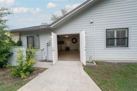 House in Dade City, Florida 2 bedrooms, 218.97 sq.m. № 1780642 - photo 29