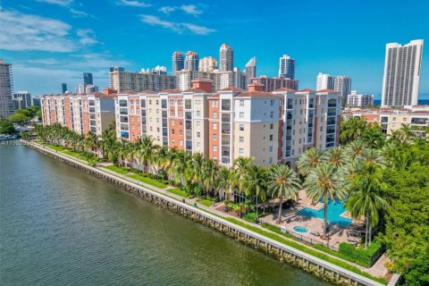 Condo in Sunny Isles Beach, Florida, 2 bedrooms  № 2043298 - photo 4