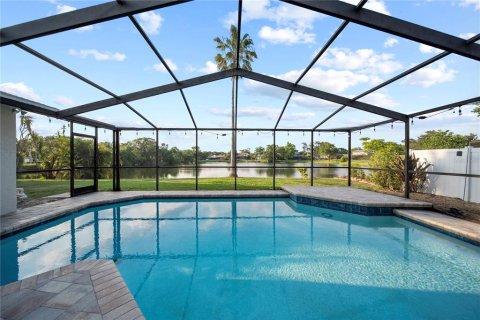 House in Valrico, Florida 4 bedrooms, 190.73 sq.m. № 1743056 - photo 3