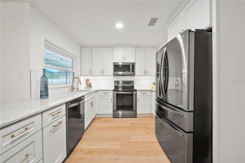 House in Valrico, Florida 4 bedrooms, 190.73 sq.m. № 1743056 - photo 13