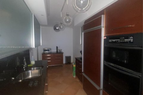 Condominio en venta en Hallandale Beach, Florida, 3 dormitorios, 145.95 m2 № 1847792 - foto 14