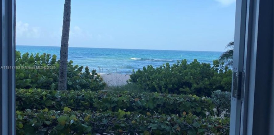 Condominio en Hallandale Beach, Florida, 3 dormitorios  № 1847792