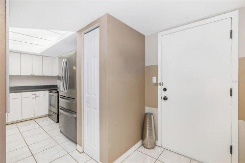 Condominio en venta en Clearwater, Florida, 1 dormitorio, 63.17 m2 № 2209847 - foto 6