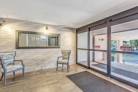Condominio en venta en Clearwater, Florida, 1 dormitorio, 63.17 m2 № 2209847 - foto 3