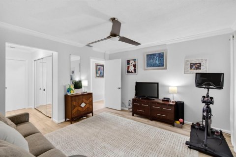 Condo in Boynton Beach, Florida, 2 bedrooms  № 2171543 - photo 17
