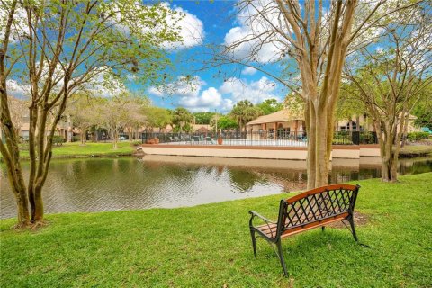 Condo in Orlando, Florida, 2 bedrooms  № 2377849 - photo 11