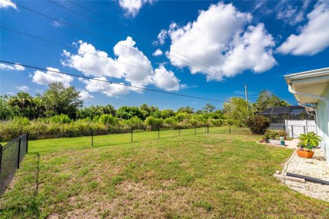 Villa ou maison à vendre à Rotonda, Floride: 2 chambres, 123.56 m2 № 2207522 - photo 3