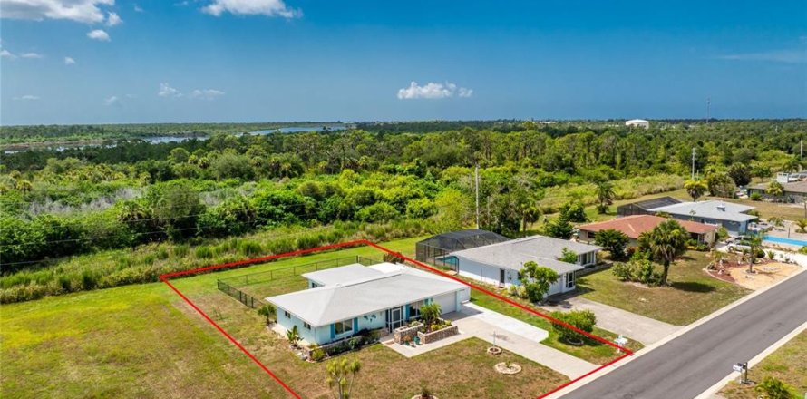 Villa ou maison à Rotonda, Floride 2 chambres, 123.56 m2 № 2207522