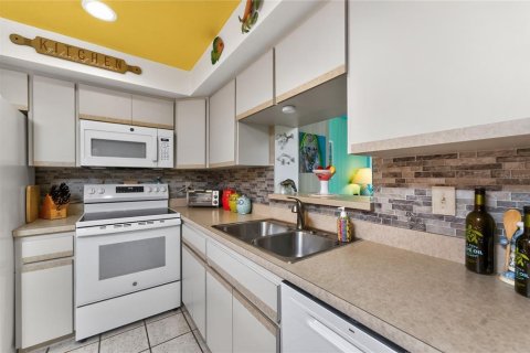 Villa ou maison à vendre à Rotonda, Floride: 2 chambres, 123.56 m2 № 2207522 - photo 18