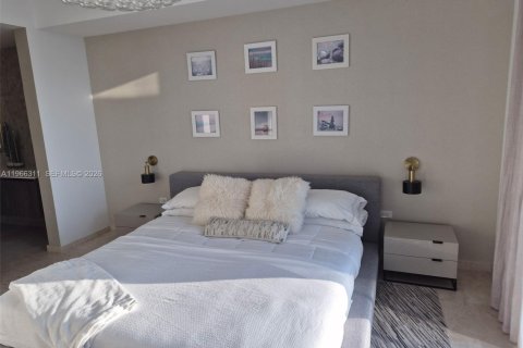 Condo in Miami, Florida, 1 bedroom  № 2028124 - photo 7