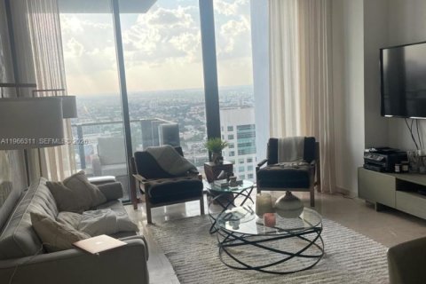 Condo in Miami, Florida, 1 bedroom  № 2028124 - photo 5