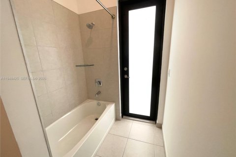 Villa ou maison à vendre à Miramar, Floride: 3 chambres, 190.17 m2 № 2062668 - photo 14