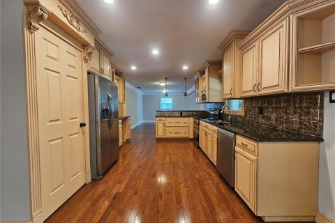 Casa en alquiler en Brandon, Florida, 4 dormitorios, 231.42 m2 № 1853709 - foto 10