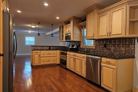 Casa en alquiler en Brandon, Florida, 4 dormitorios, 231.42 m2 № 1853709 - foto 11