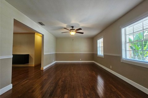 Casa en alquiler en Brandon, Florida, 4 dormitorios, 231.42 m2 № 1853709 - foto 5