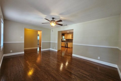 Casa en alquiler en Brandon, Florida, 4 dormitorios, 231.42 m2 № 1853709 - foto 6