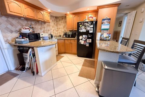 Снять в аренду кондоминиум в Лодердейл-бай-те-Си, Флорида 1 спальня, 56.67м2, № 2027363 - фото 3