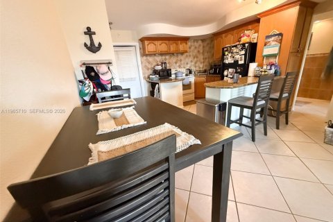 Снять в аренду кондоминиум в Лодердейл-бай-те-Си, Флорида 1 спальня, 56.67м2, № 2027363 - фото 2