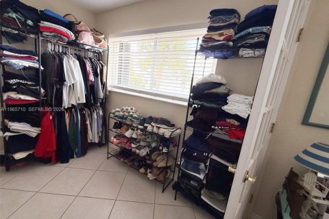 Снять в аренду кондоминиум в Лодердейл-бай-те-Си, Флорида 1 спальня, 56.67м2, № 2027363 - фото 8