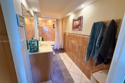 Снять в аренду кондоминиум в Лодердейл-бай-те-Си, Флорида 1 спальня, 56.67м2, № 2027363 - фото 10