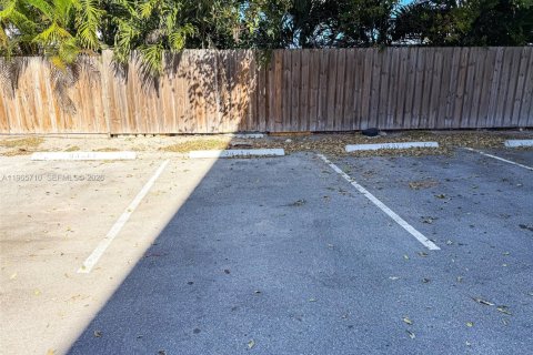 Снять в аренду кондоминиум в Лодердейл-бай-те-Си, Флорида 1 спальня, 56.67м2, № 2027363 - фото 19