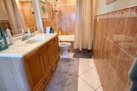 Снять в аренду кондоминиум в Лодердейл-бай-те-Си, Флорида 1 спальня, 56.67м2, № 2027363 - фото 9